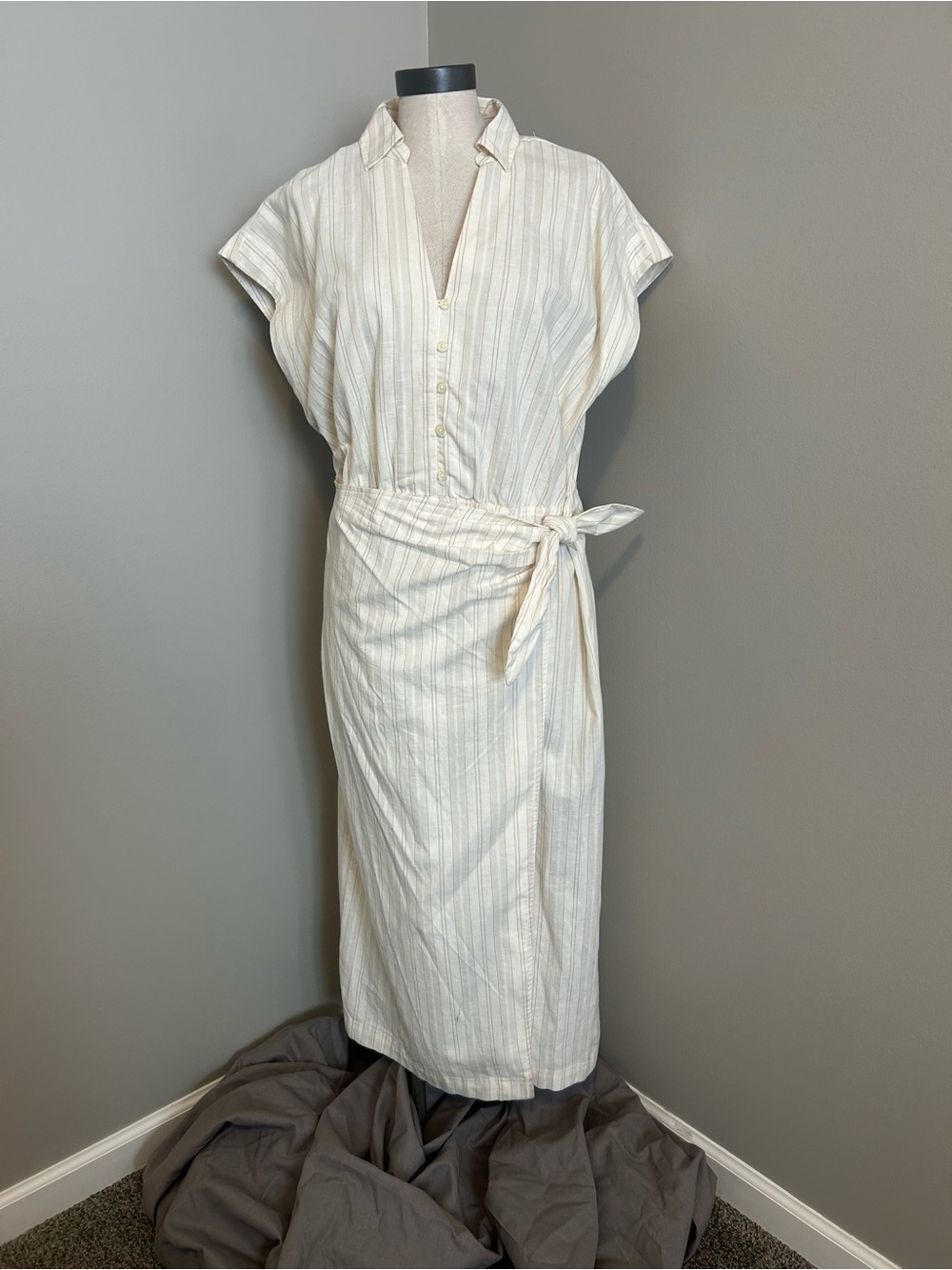 Universal Thread Cream & Light Gray Striped Tie-Waist Midi Dress